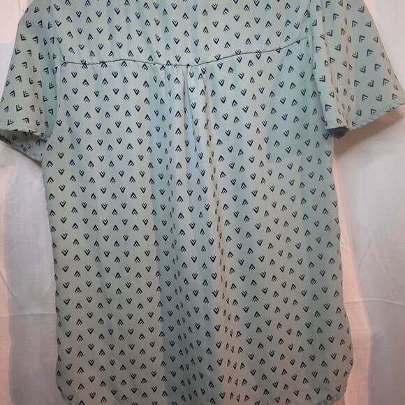 No Frills Mint Green Goemetric Pattern Short Sleeve Blouse Small - Picture 3 of 5